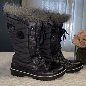 SOREL Tofino II Black Quilted Boots Waterproof Faux Fur Women size 8